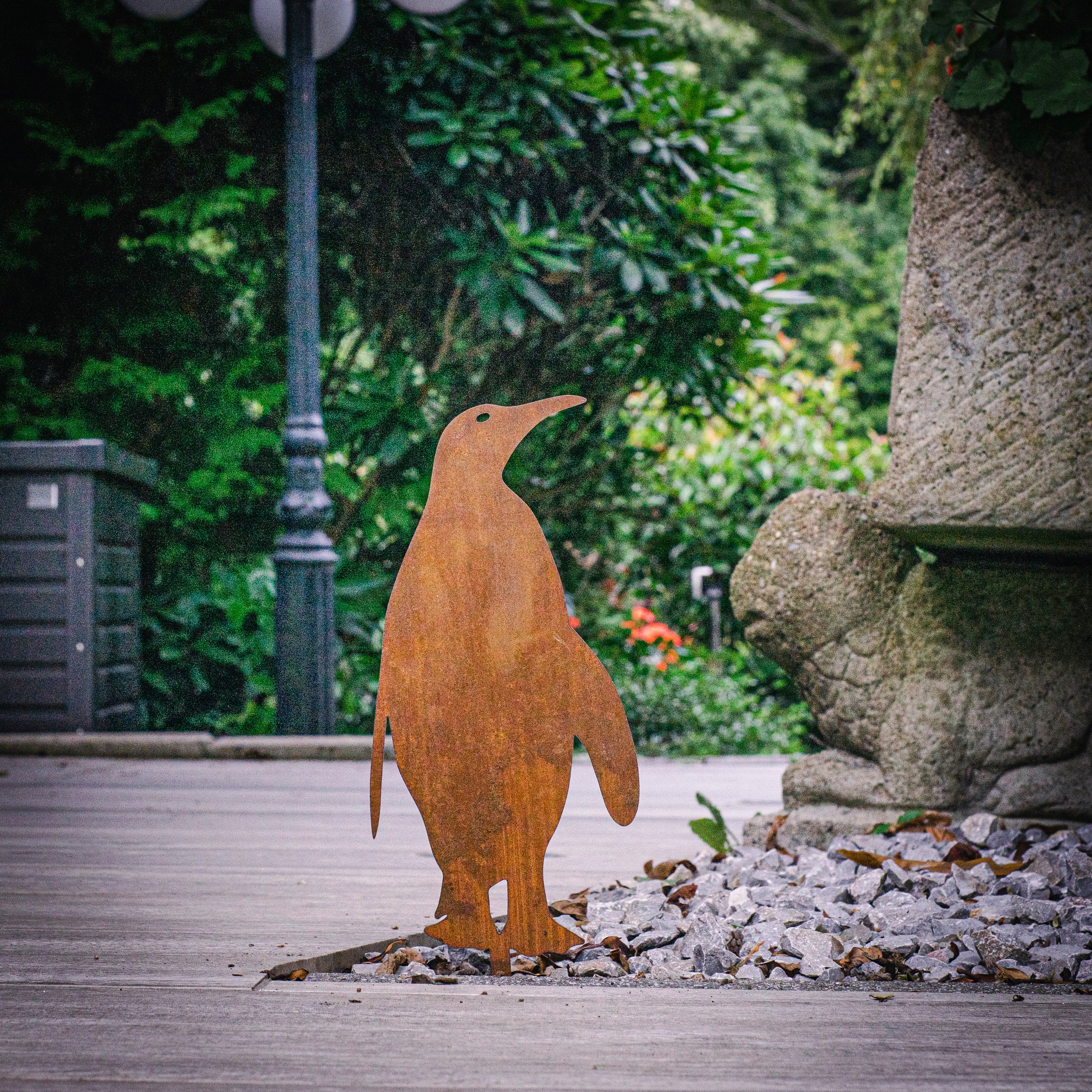 Edelrost Pinguin Gartenstecker-einfach einsteckbare Rostdeko aus hochwertigem Cortenstahl - Gartendeko rost
