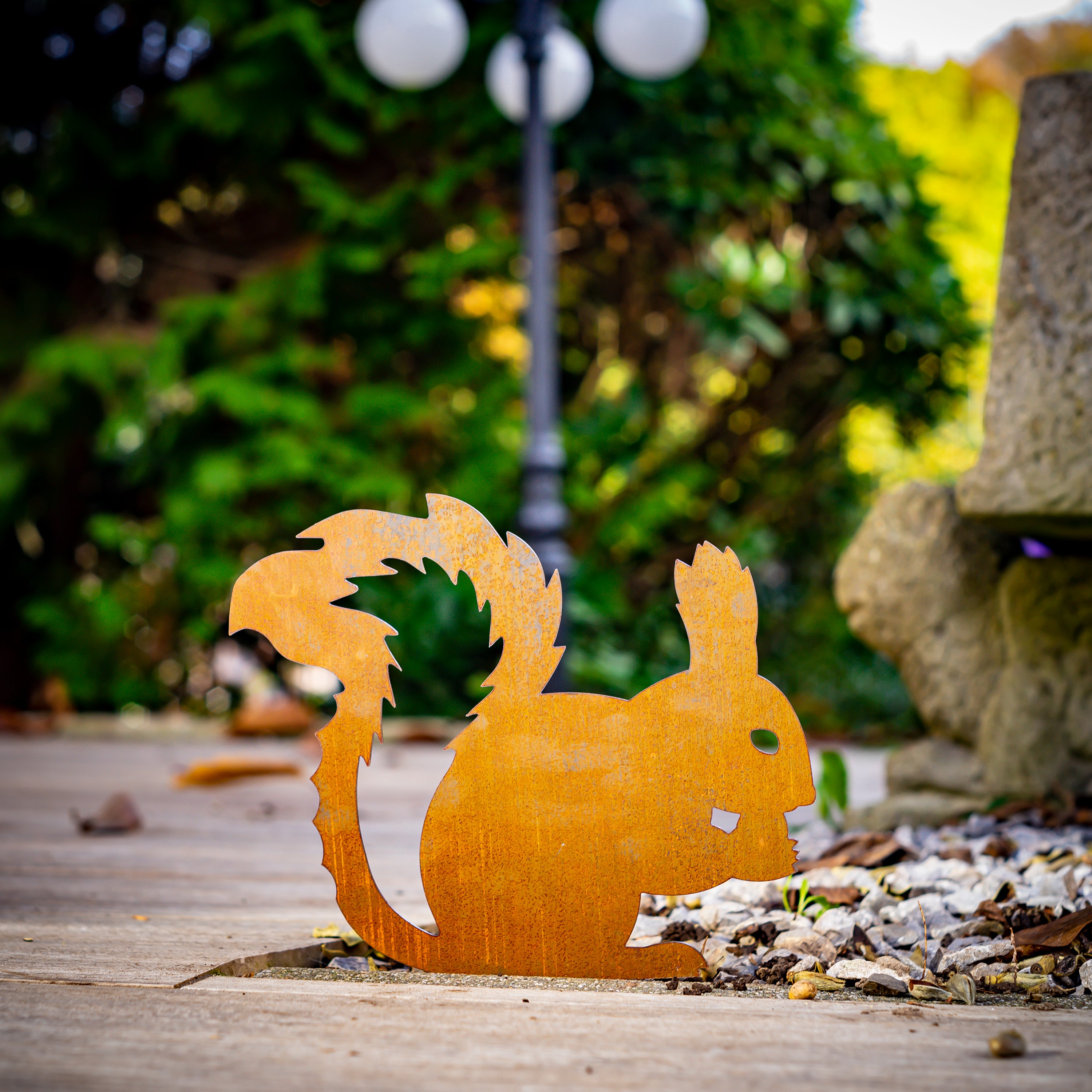 Edelrost Eichhörnchen Gartenstecker-einfach einsteckbare Rostdeko aus hochwertigem Cortenstahl - Gartendeko rost