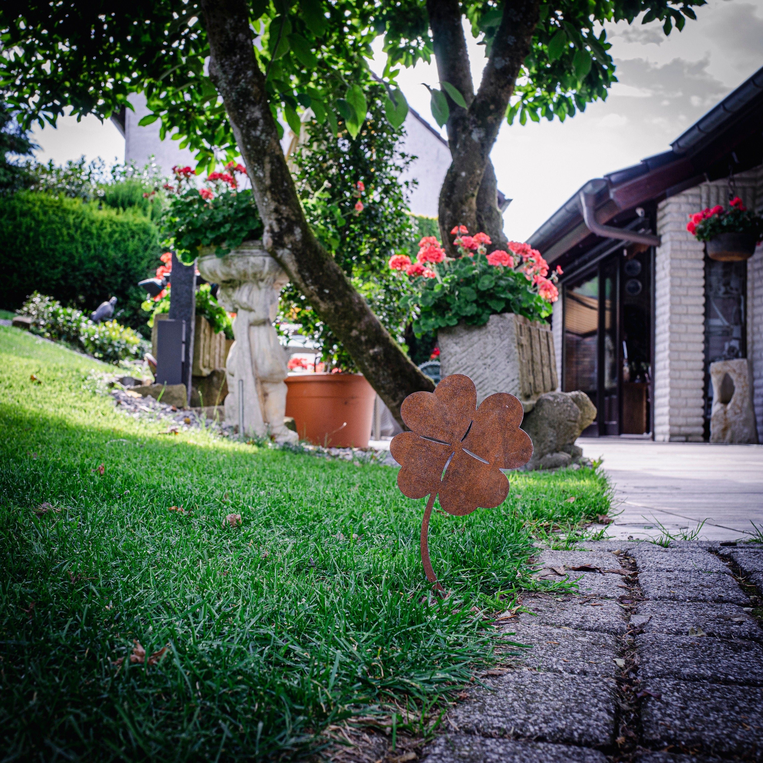 Edelrost Kleeblatt Gartenstecker-einfach einsteckbare Rostdeko aus hochwertigem Cortenstahl für Garten, Teich - Gartendeko rost